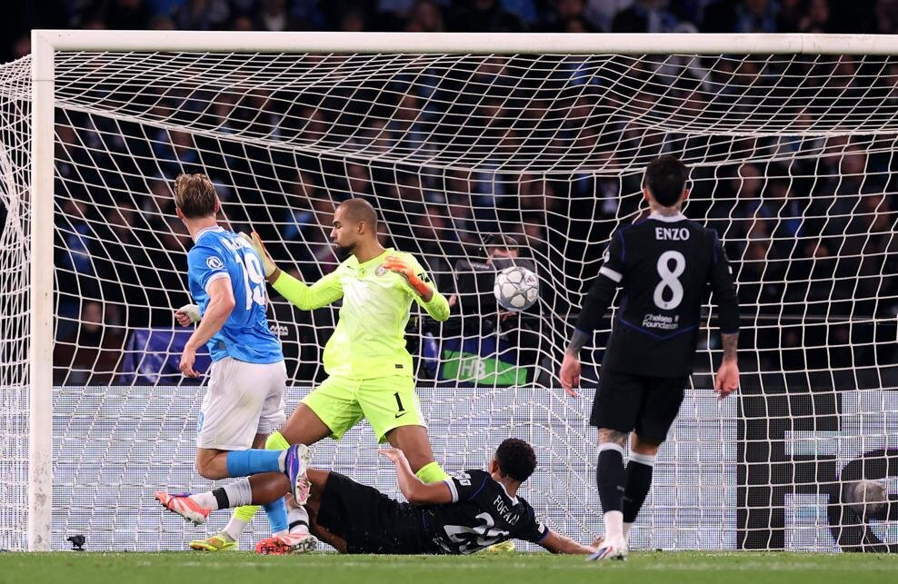 editorial_uefa_com fbl eur c1 napoli chelsea.jpg