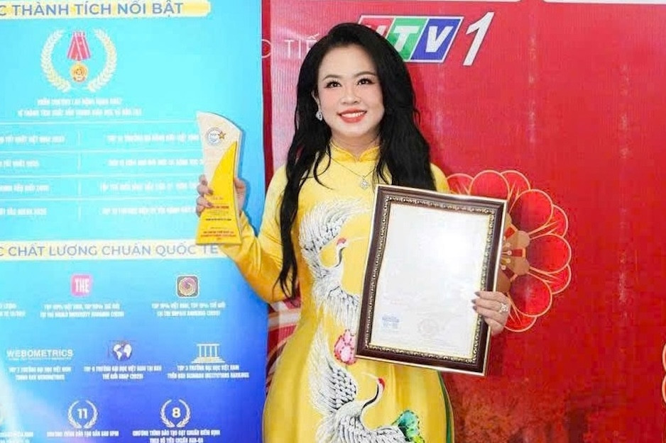 Nữ phó hiệu trưởng một đại học được vinh danh nhà lãnh đạo doanh nghiệp giỏi