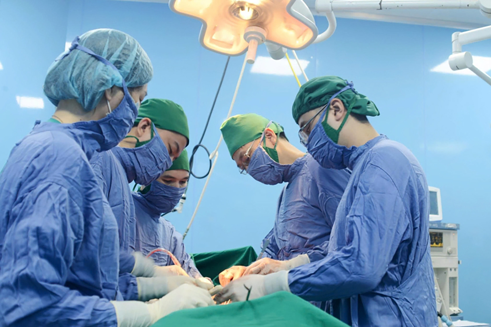 Phẫu thuật cứu nam bệnh nhân mắc ung thư hiếm gặp