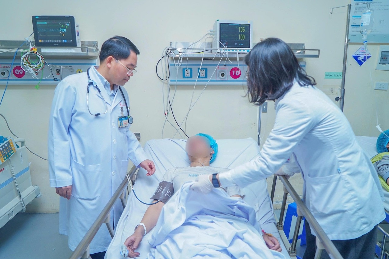 Người phụ nữ nhập viện vì biến chứng u hạt khi tự tiêm meso làm đẹp tại nhà Sát Tết liều mình hút mỡ