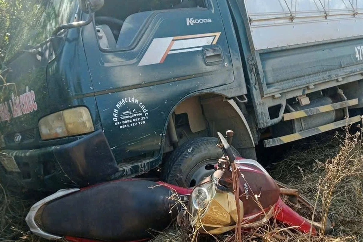 Xe tải không người lái tự trôi tông bé gái 10 tuổi tử vong