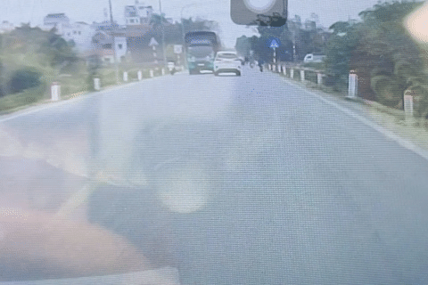 Bản tin chiều 3/1: Tai nạn liên hoàn 4 ô tô ở Hà Nội, 3 xe biến dạng