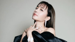 https://static-images.vnncdn.net/vps_images_publish/000001/000003/2026/1/3/7cn-jolintsainewalbuminmay00-835.jpg