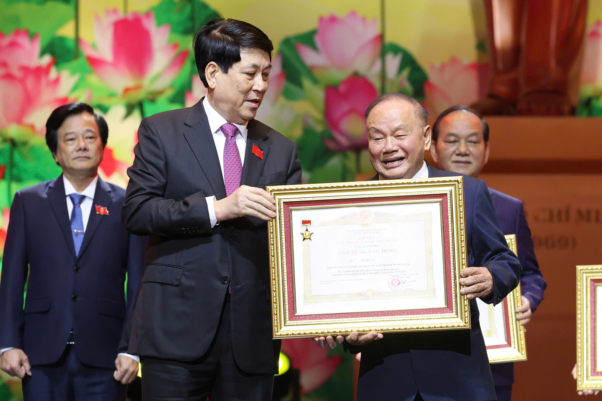 Anh hùng Lao động tuổi 90: Sức khỏe còn tốt thì không việc gì tôi phải nghỉ làm