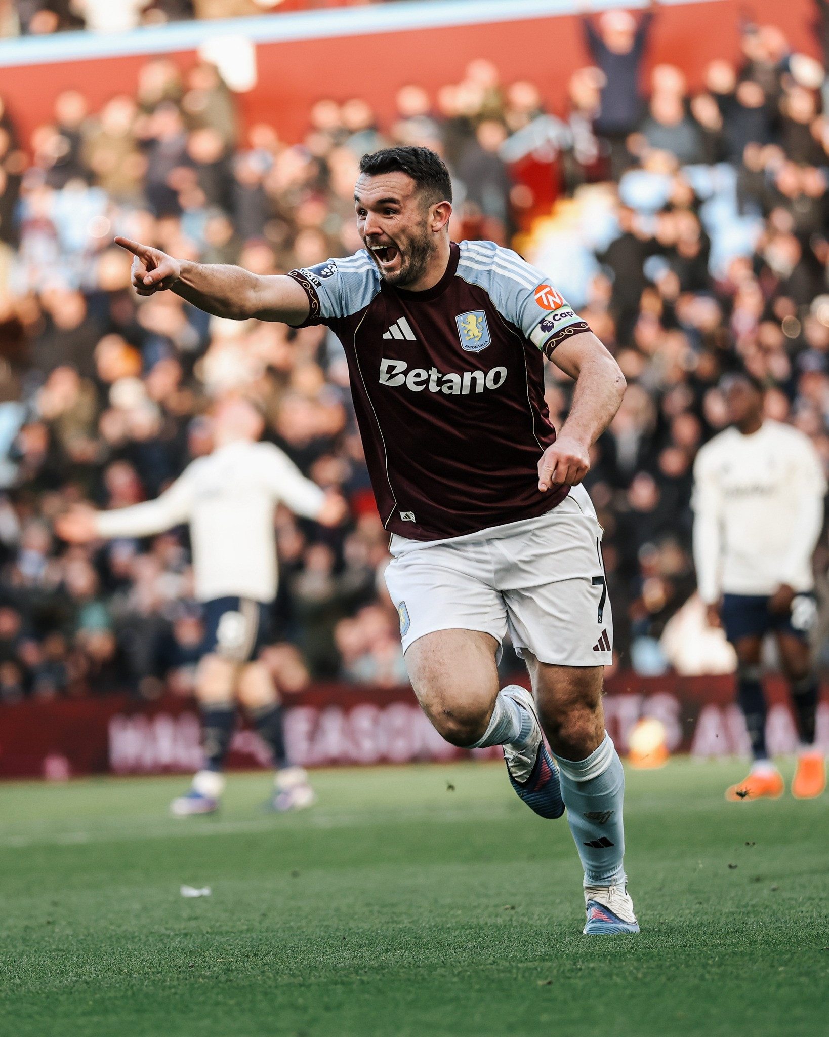 https://static-images.vnncdn.net/vps_images_publish/000001/000003/2026/1/3/aston-villa-3-1490.jpg