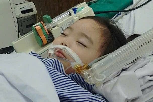  Gia cảnh khó khăn, bé Mai Anh cần cộng đồng giúp đỡ để điều trị bệnh 