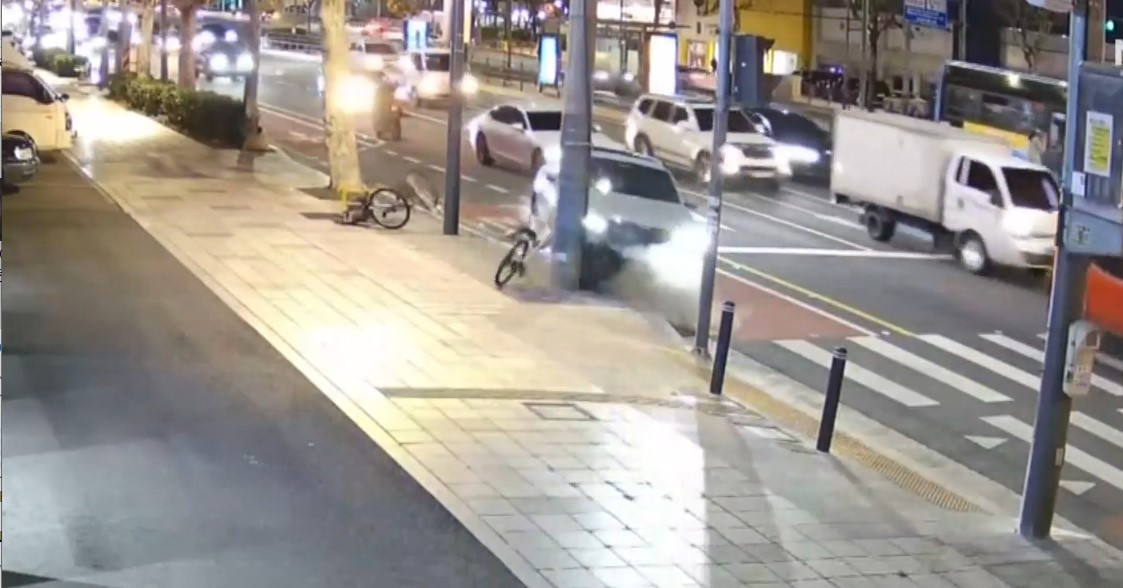 Nữ diễn viên hài bị bắt sau vụ đâm xe vào cột điện