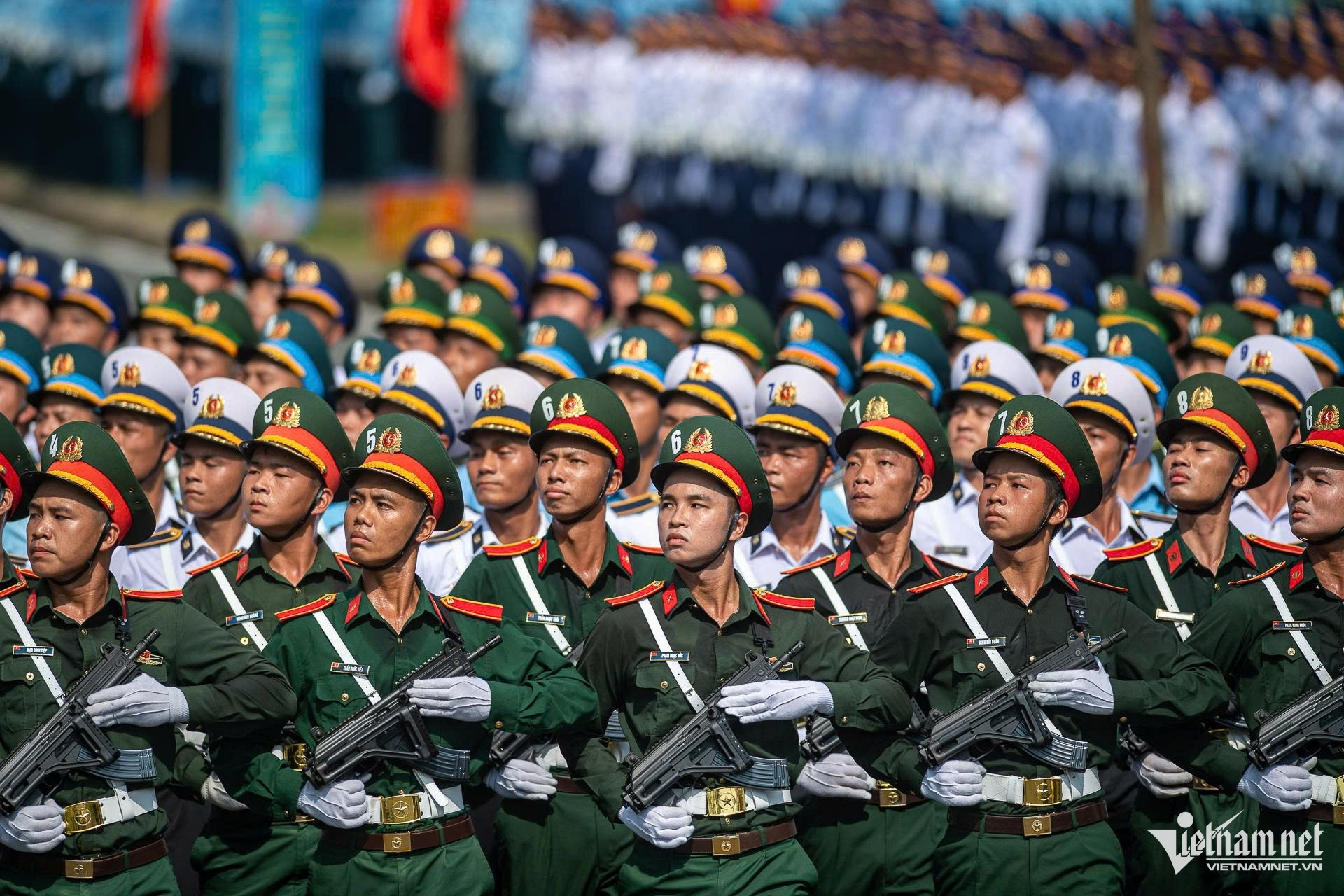 Sinh viên tốt nghiệp xuất sắc vào Quân đội hưởng phụ cấp tối đa 250% lương