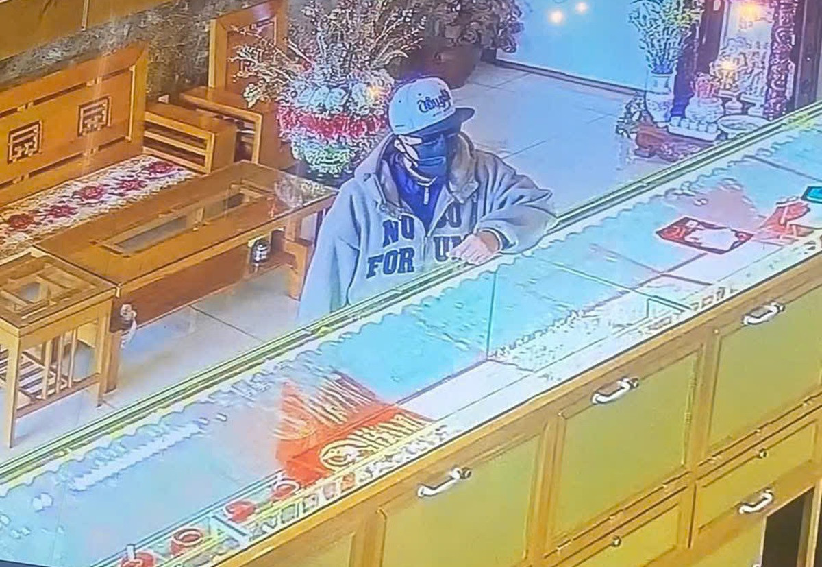 Truy bắt kẻ vờ hỏi mua vàng rồi cướp giật trong ngày đầu năm mới ở Lâm Đồng.jpg