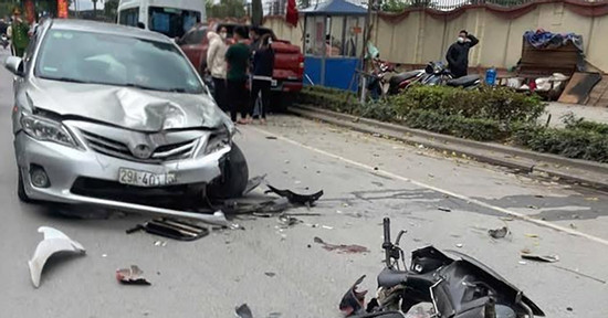 Bản tin chiều 30/1: Ô tô đâm liên hoàn 6 xe trên phố, ba người phải đi cấp cứu