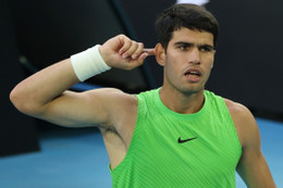 Cuộc trỗi dậy ngoạn mục Alcaraz hạ Zverev sau màn tra tấn thể lực, viết lại lịch sử Australian Open