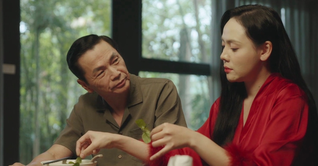 Diễn viên đóng vai người tình kém NSND Trung Anh 30 tuổi trong 'Lằn ranh' là ai?