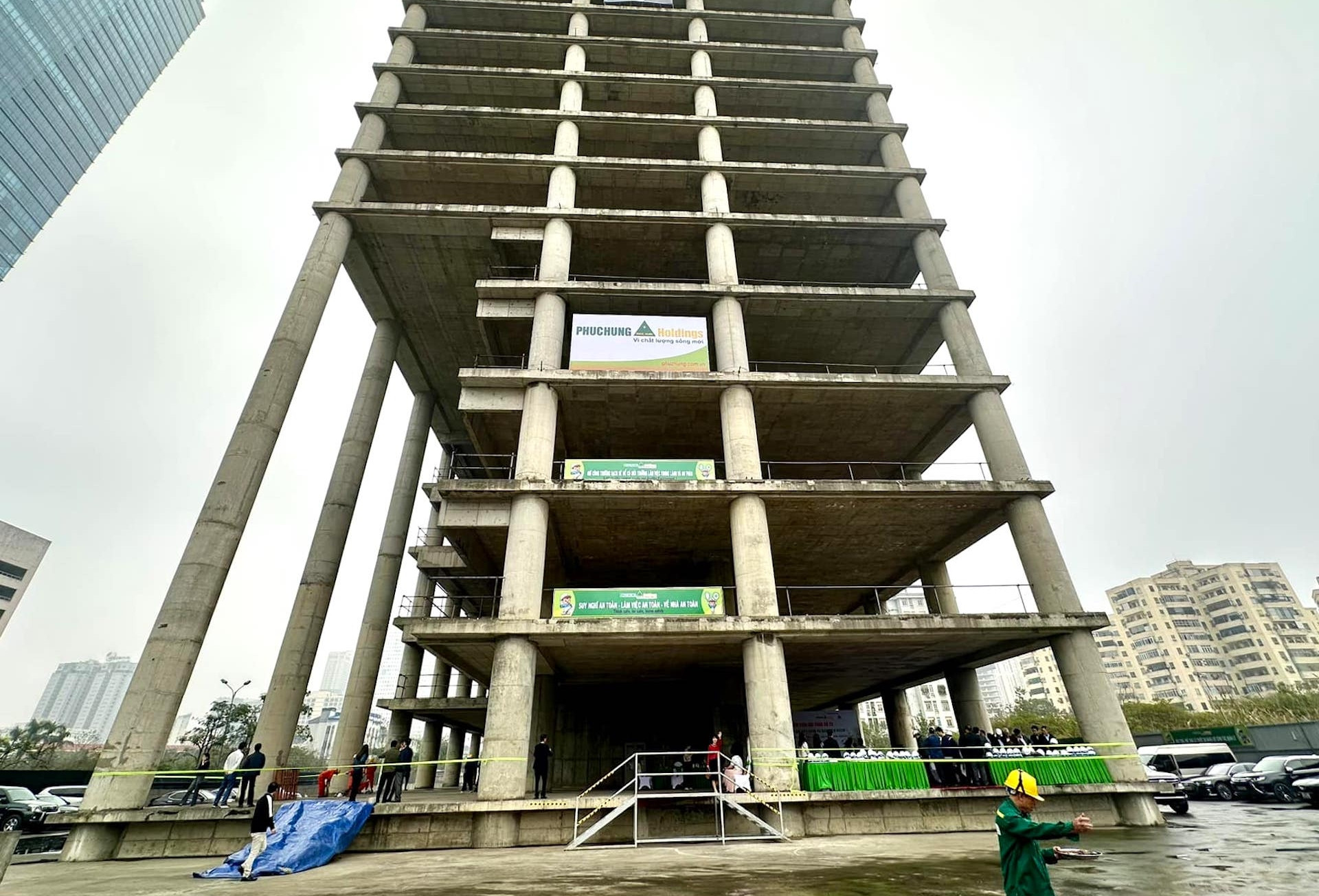 Giảm hơn 500 tỷ, Vicem ‘hồi sinh’ tháp nghìn tỷ trơ xương trên đất vàng Hà Nội