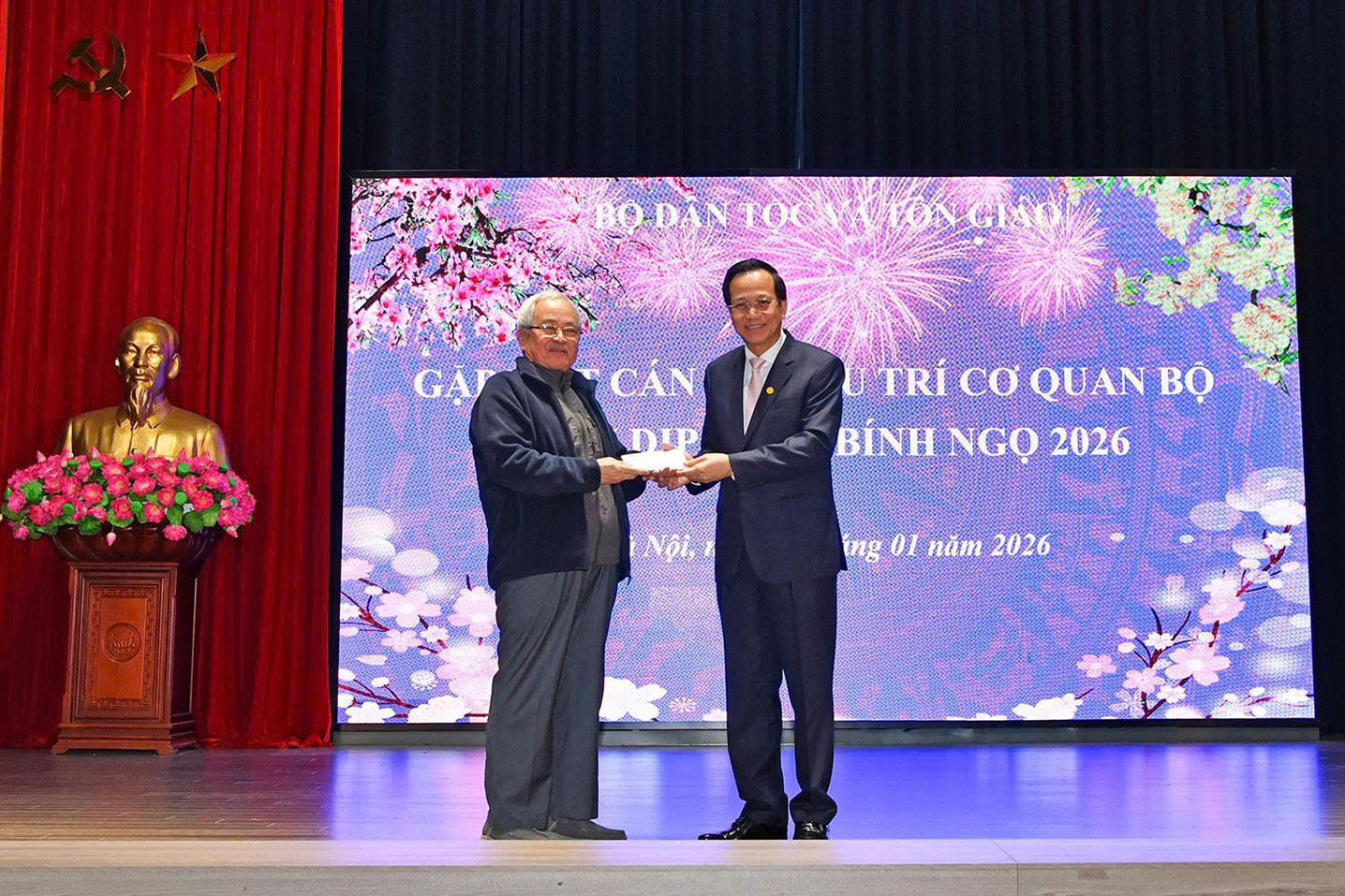 Hoàng Quý ảnh 2.jpg