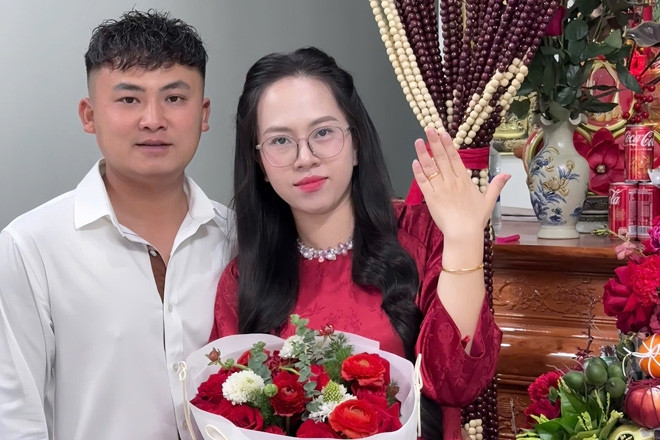 Ly hôn 3 năm rồi tái hợp, vợ chồng ở Thanh Hóa làm lễ ăn hỏi như lần đầu