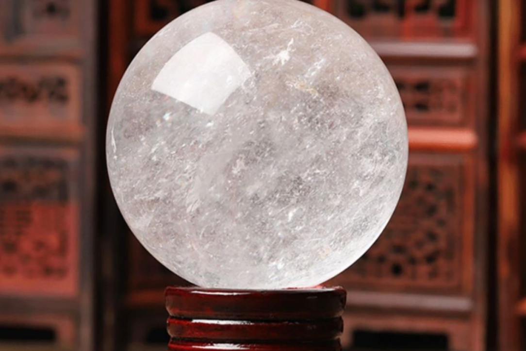 Nhiều gia đình đặt quả cầu pha lê trong nhà vì lý do này