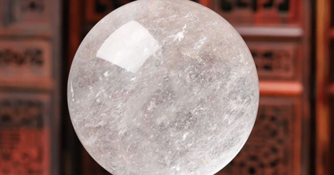 Nhiều gia đình đặt quả cầu pha lê trong nhà vì lý do này