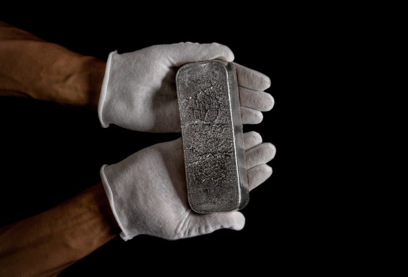 Sự nguy hiểm của tâm lý 'sợ bỏ lỡ' khi giá bạc tăng cấp số nhân