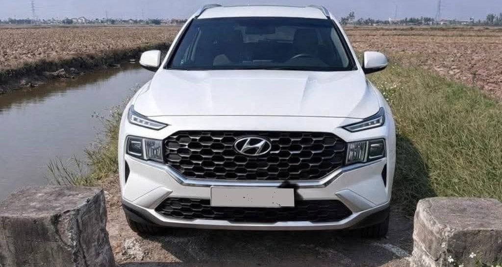 'Tài già' chỉ mẹo lách xe qua khe hẹp, tưởng khó mà hóa ra dễ