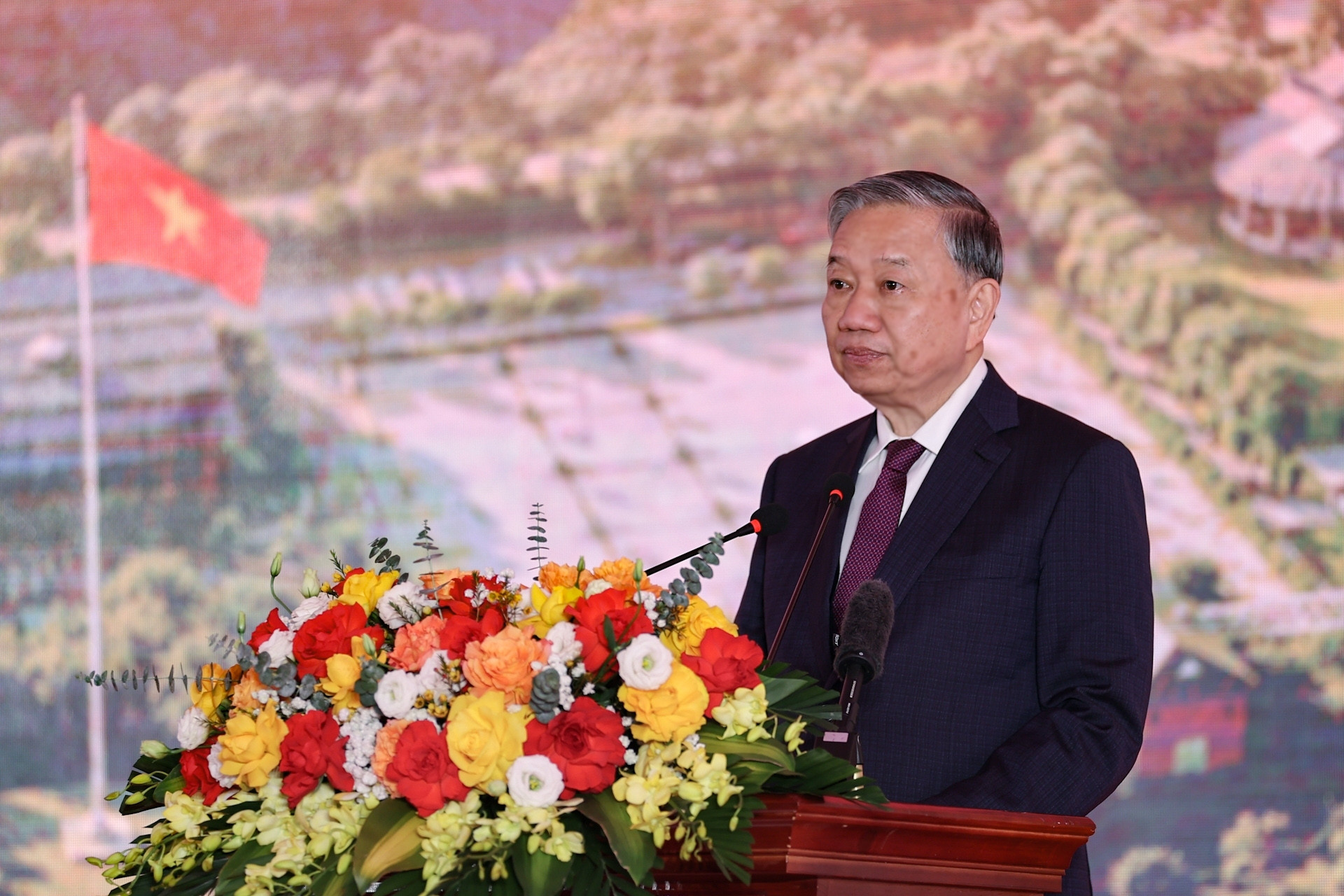 Tổng Bí thư: Mỗi lớp học được xây là thêm một niềm tin được thắp sáng vùng biên cương