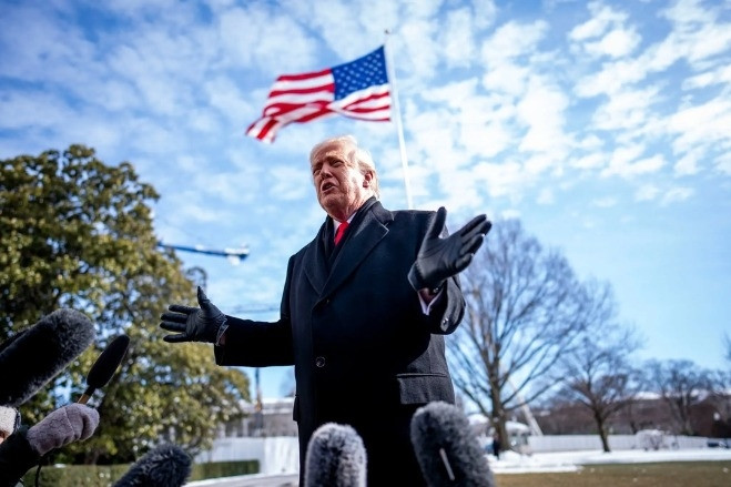 Tổng thống Trump kết thúc phong tỏa không phận Venezuela