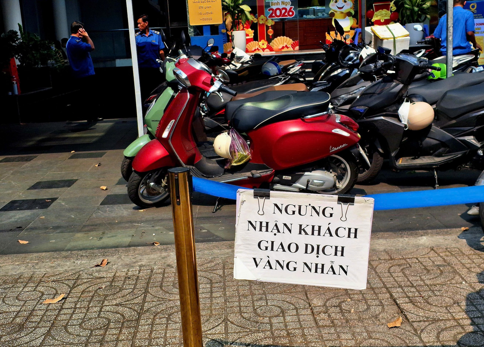 SJC bất ngờ thông báo tạm ngừng giao dịch vàng sáng mai ở TPHCM