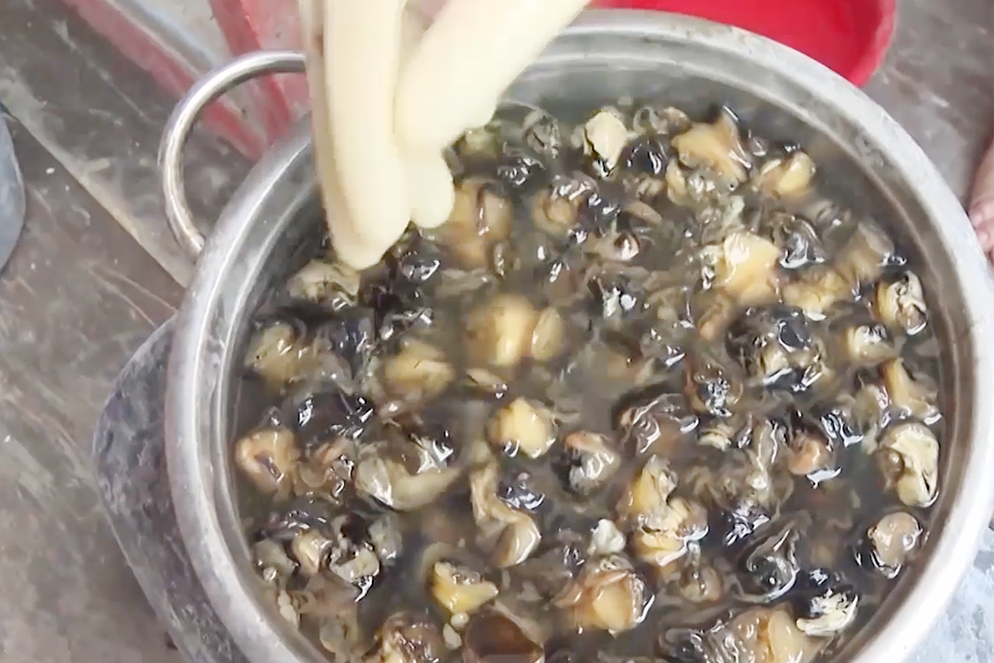 Vì sao 500 tấn hóa chất dùng ngâm ốc tuồn ra thị trường suốt 5 năm mới bị phát hiện?