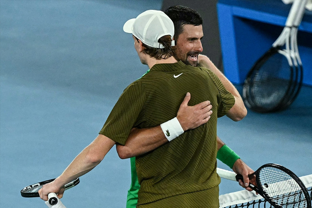 Djokovic hạ Sinner sau 5 set, vào chung kết Australian Open