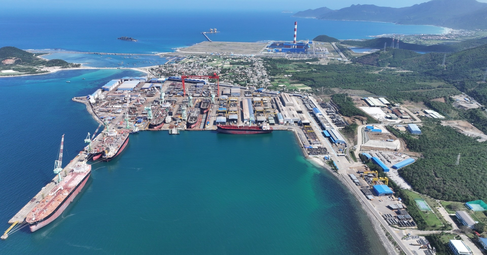 HD Hyundai Việt Nam - 30 mùa xuân vững bước vươn xa