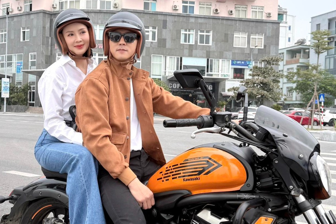 Hồng Diễm đẹp đôi bên Hà Việt Dũng, NSND Lan Hương hội ngộ nghệ sĩ Thành Lộc