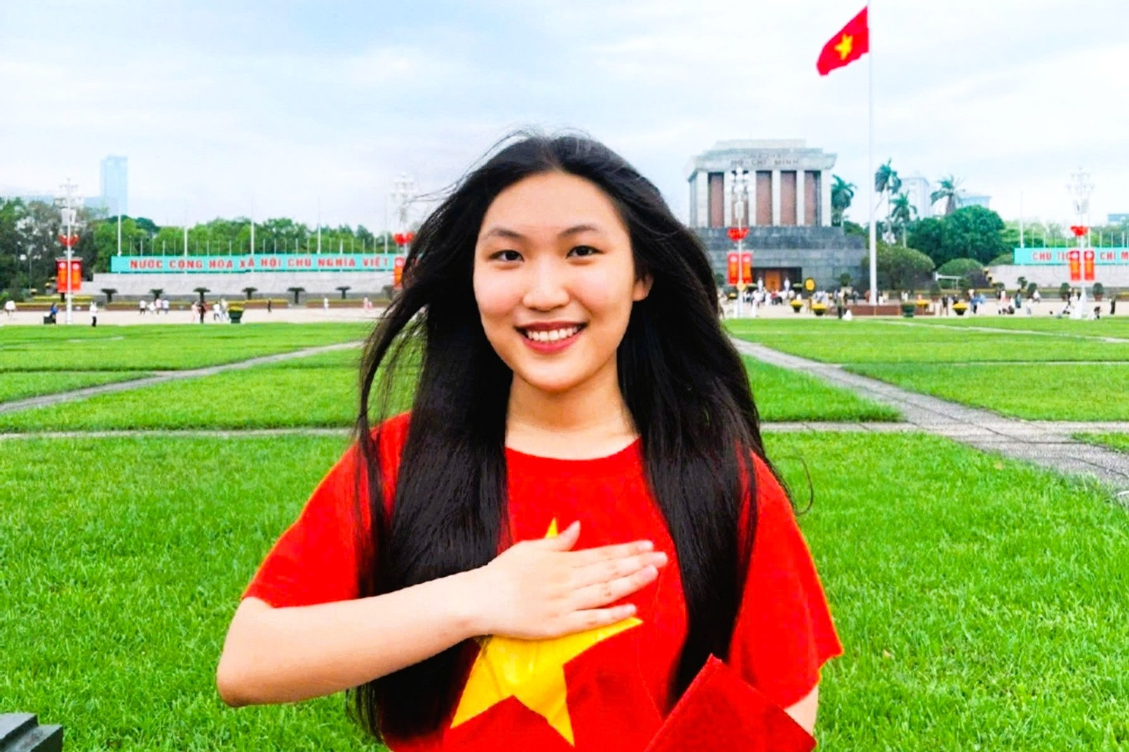 Nữ sinh tốt nghiệp sớm với điểm số cao nhất trường, thiếu 0,01 để đạt tuyệt đối