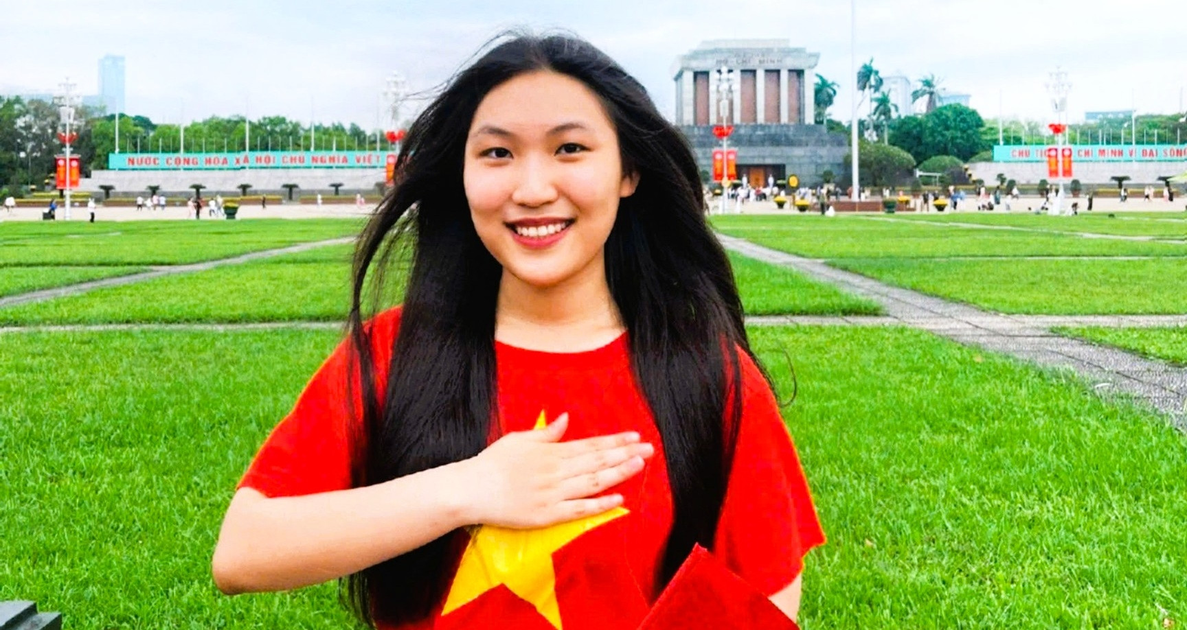 Nữ sinh tốt nghiệp sớm với điểm số cao nhất trường, thiếu 0,01 để đạt tuyệt đối