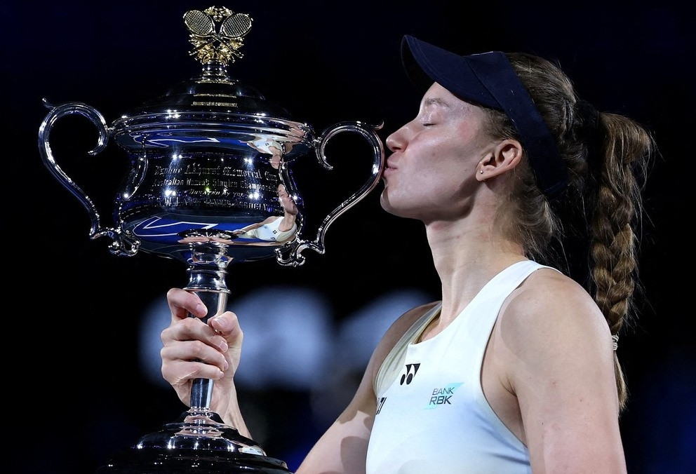 Rybakina phục hận Sabalenka, lần đầu vô địch Australian Open
