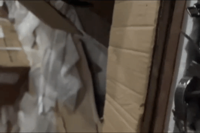 Thu giữ gần 900 đồng hồ nghi giả nhãn hiệu Patek Philippe, Rolex