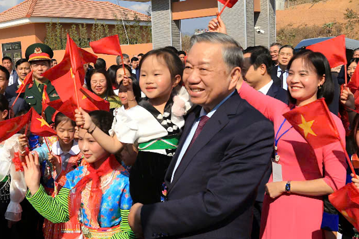 Tổng Bí thư dự khánh thành trường xã biên giới đẹp như mơ tại Điện Biên