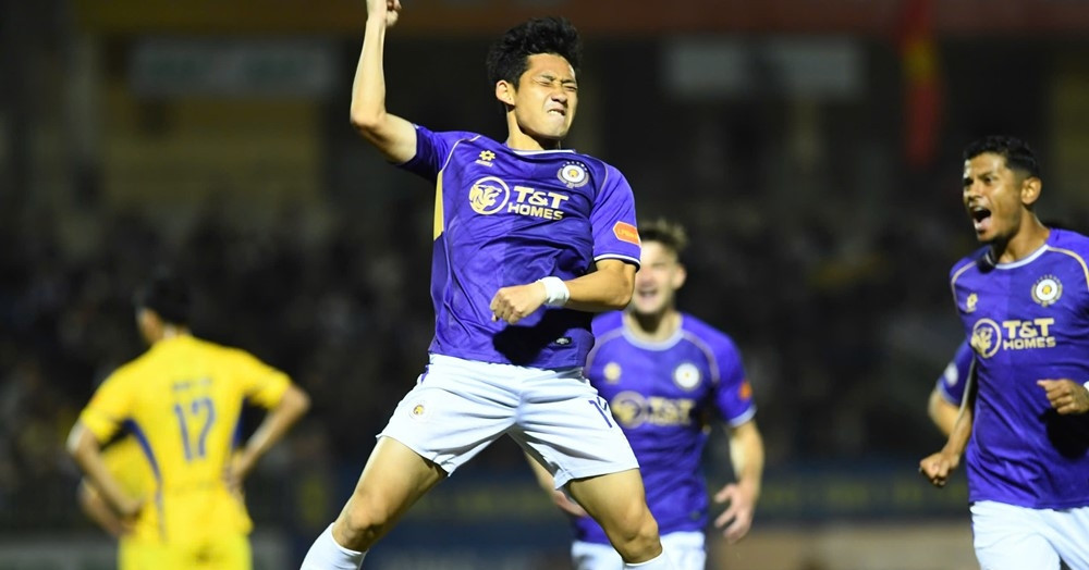 Hai Long chói sáng, Hà Nội thiếu người vẫn thắng đậm SLNA