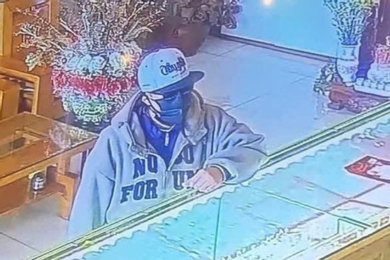 Bản tin trưa 04/01: Bắt giữ Phan Bảo Nhật, nghi can cướp tiệm vàng ở Lâm Đồng