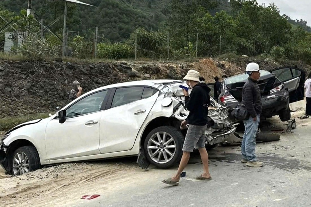 11 ô tô tông liên hoàn trên cao tốc qua Đà Nẵng
