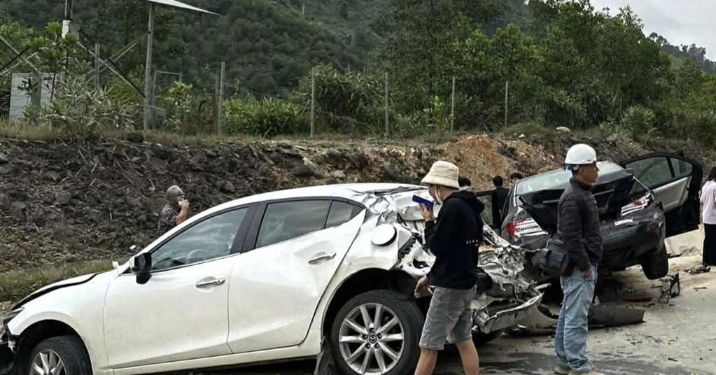 11 ô tô tông liên hoàn trên cao tốc qua Đà Nẵng
