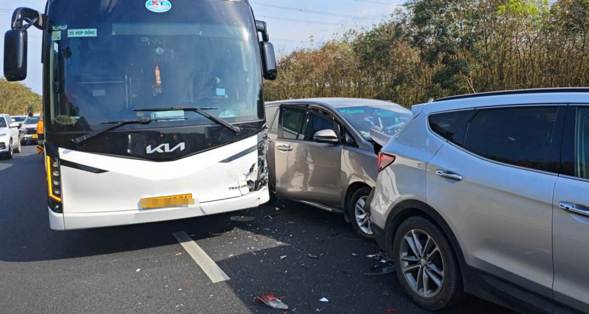 7 ô tô tông liên hoàn trên cao tốc Phan Thiết – Dầu Giây, ùn tắc kéo dài 6km