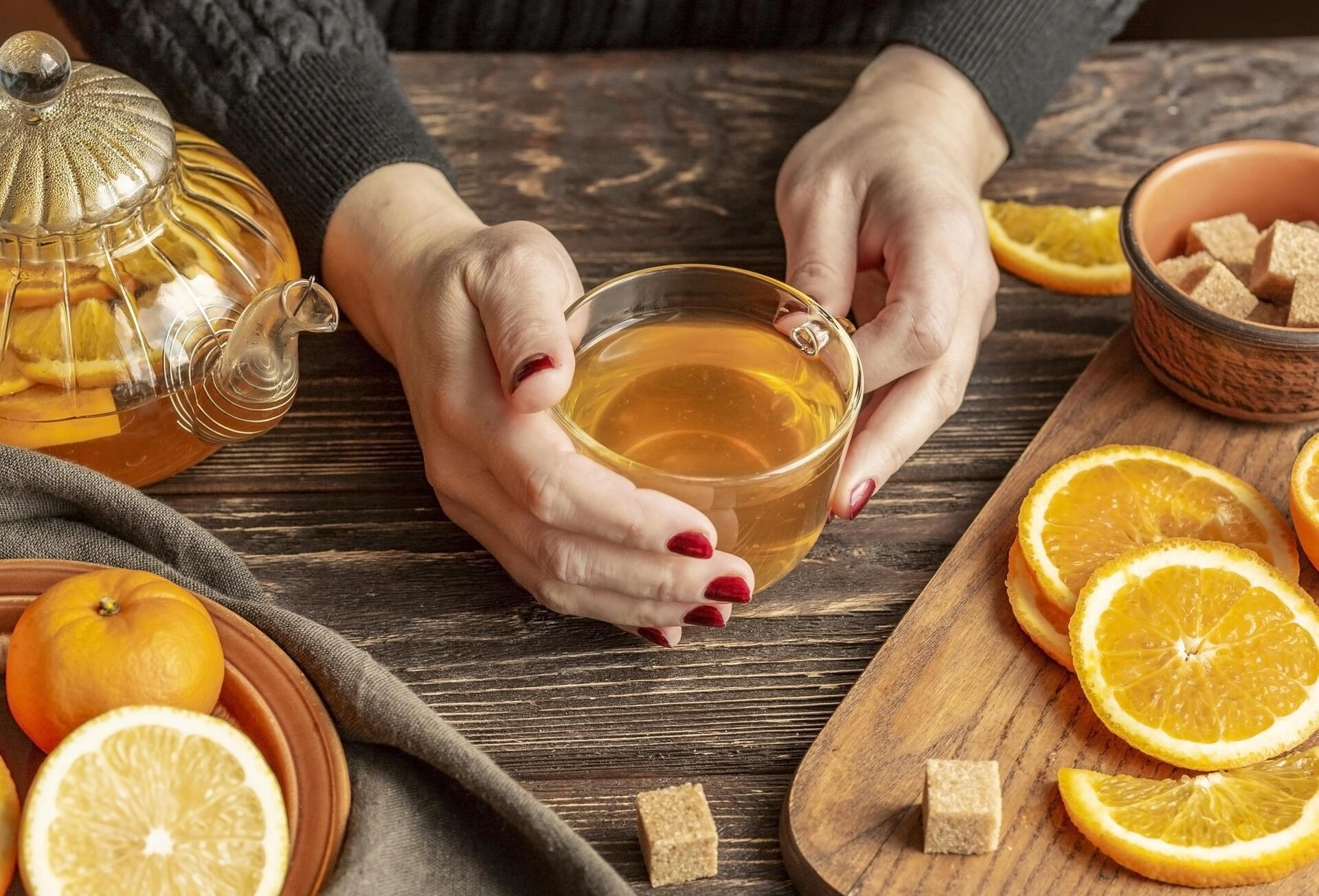 Cốc trà gừng trong buổi họp lớp đầu năm hé lộ mối quan hệ 'bí mật' của chồng