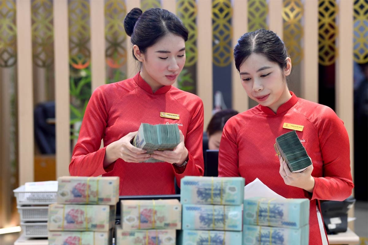 EVN đề xuất đưa loạt chi phí vào giá điện; Ủy ban Cạnh tranh vào cuộc vụ Zalo