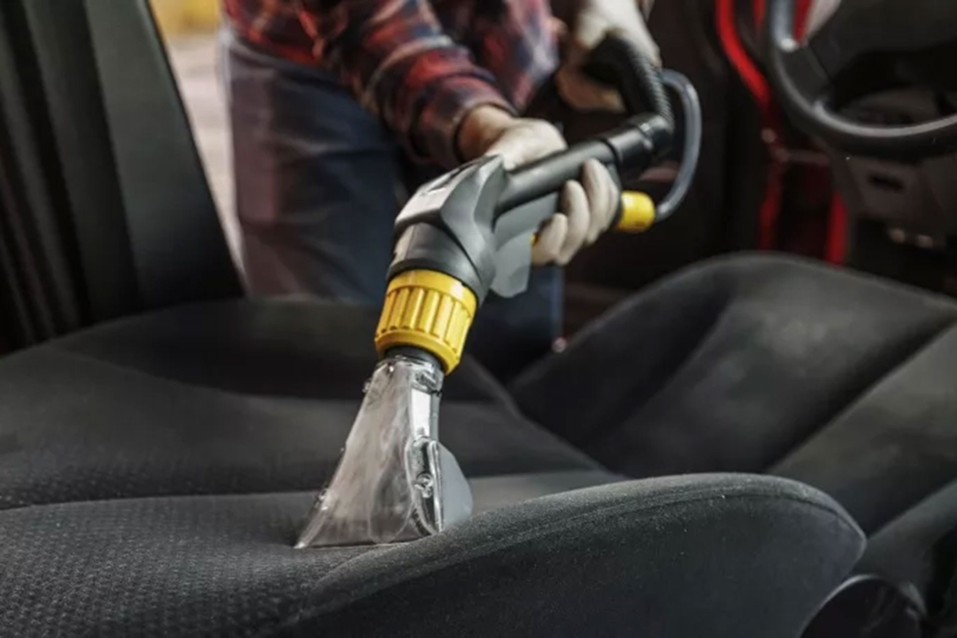 loai bo dau mo khoi ghe o to (5).jpg