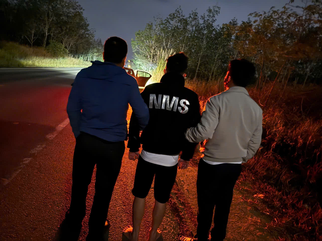 Nghi can cướp tiệm vàng ở Lâm Đồng bị bắt khi lẩn trốn tại cửa khẩu..jpg