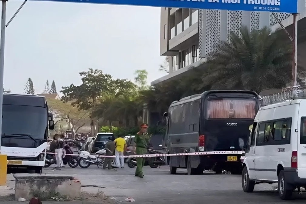 Người đàn ông tử vong sau tiếng động mạnh, nghi rơi từ tầng cao tòa nhà ở TPHCM