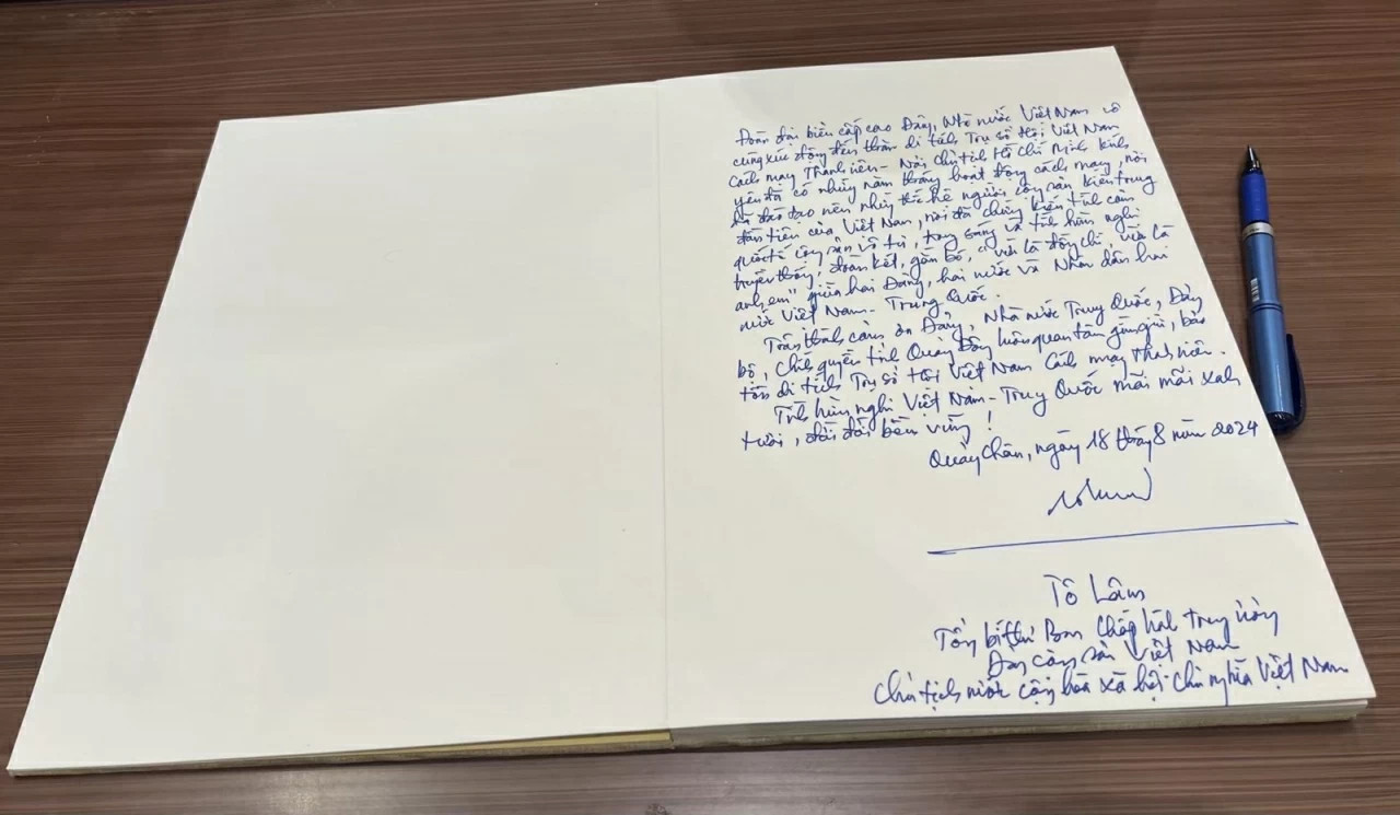 on co tri an hanh trinh cach mang cua chu tich ho chi minh tai quang chau trung quoc 20251230095523.webp