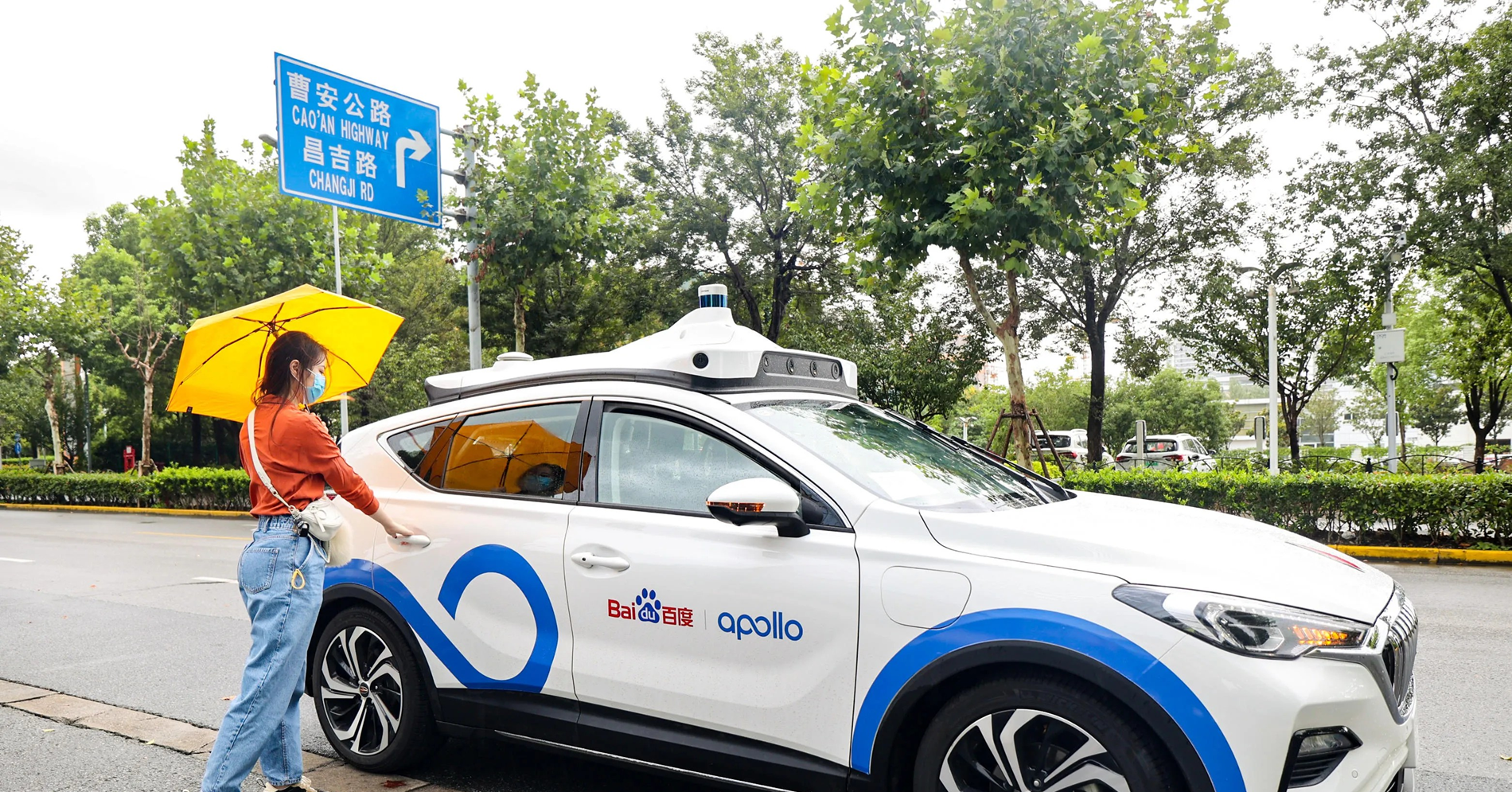 Thành phố đầu tiên trên thế giới có cả taxi tự lái Mỹ và Trung Quốc cùng chạy