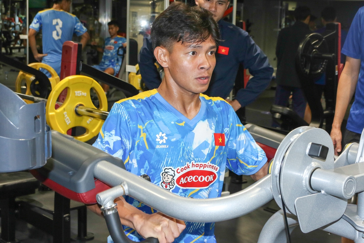 Tiền đạo U23 Việt Nam bỏ dở buổi tập, HLV Kim Sang Sik 'tái mặt'