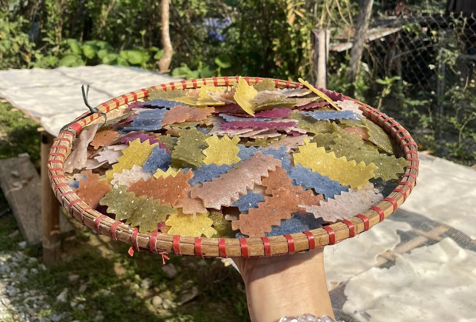 Đặc sản đón năm mới ở Điện Biên ăn giòn rụm, khách đặt ship 500km về làm quà