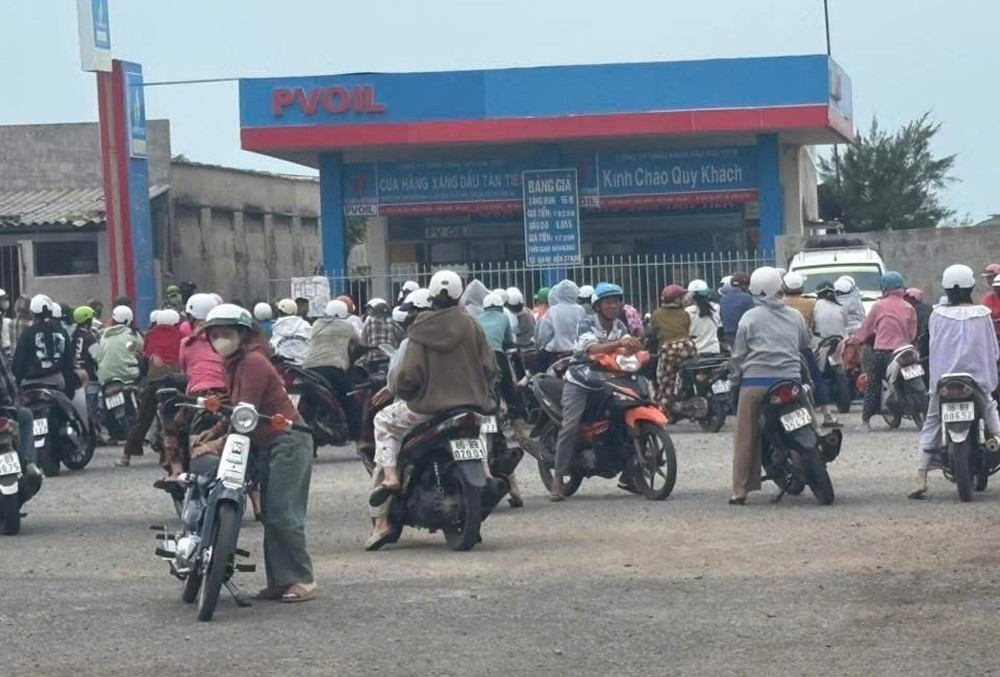 Hết xăng dầu, dân gặp khó: Đặc khu Phú Quý lập tức vào cuộc